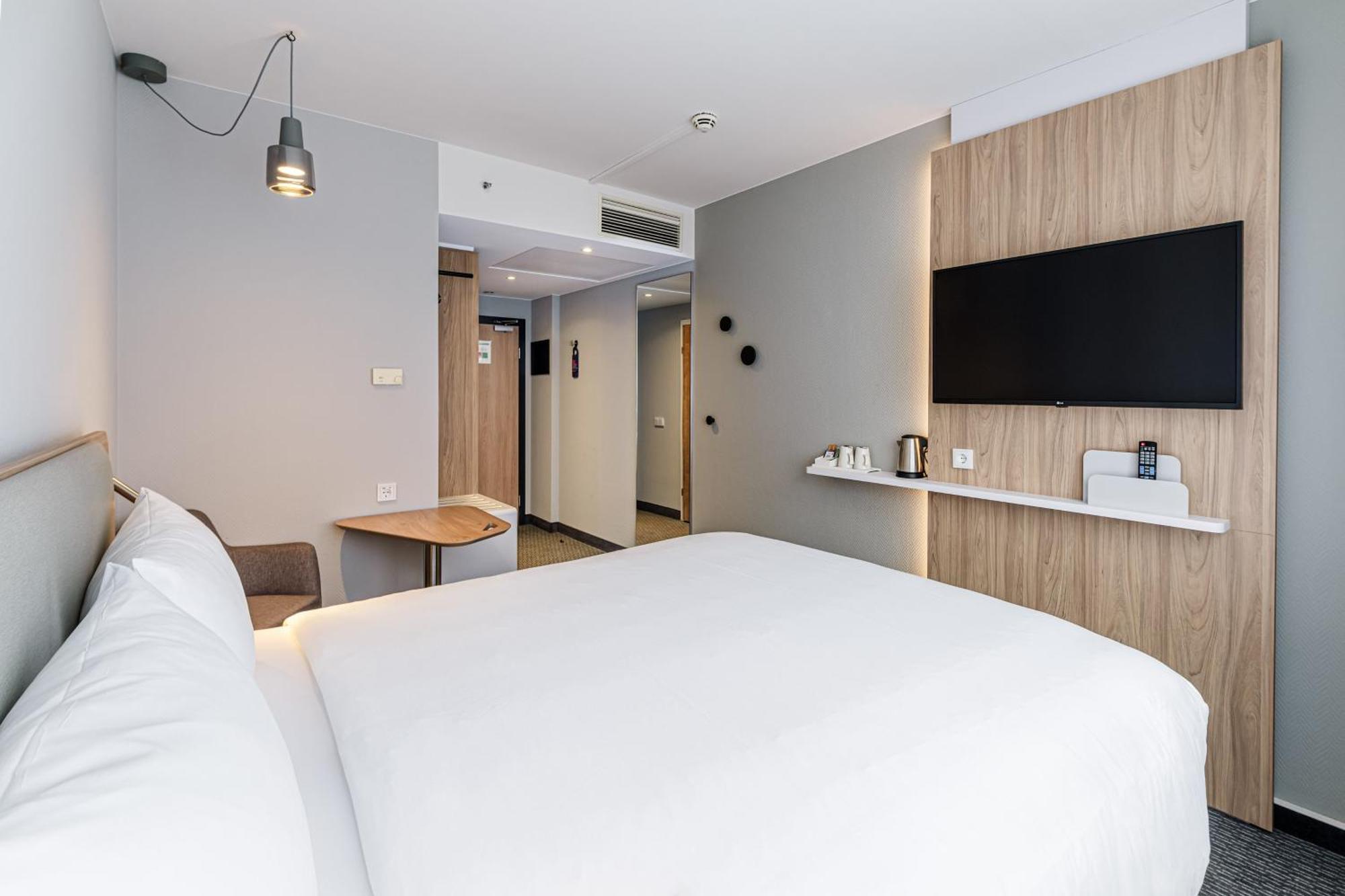 Holiday Inn Express Dresden Zentrum By Ihg Exterior photo