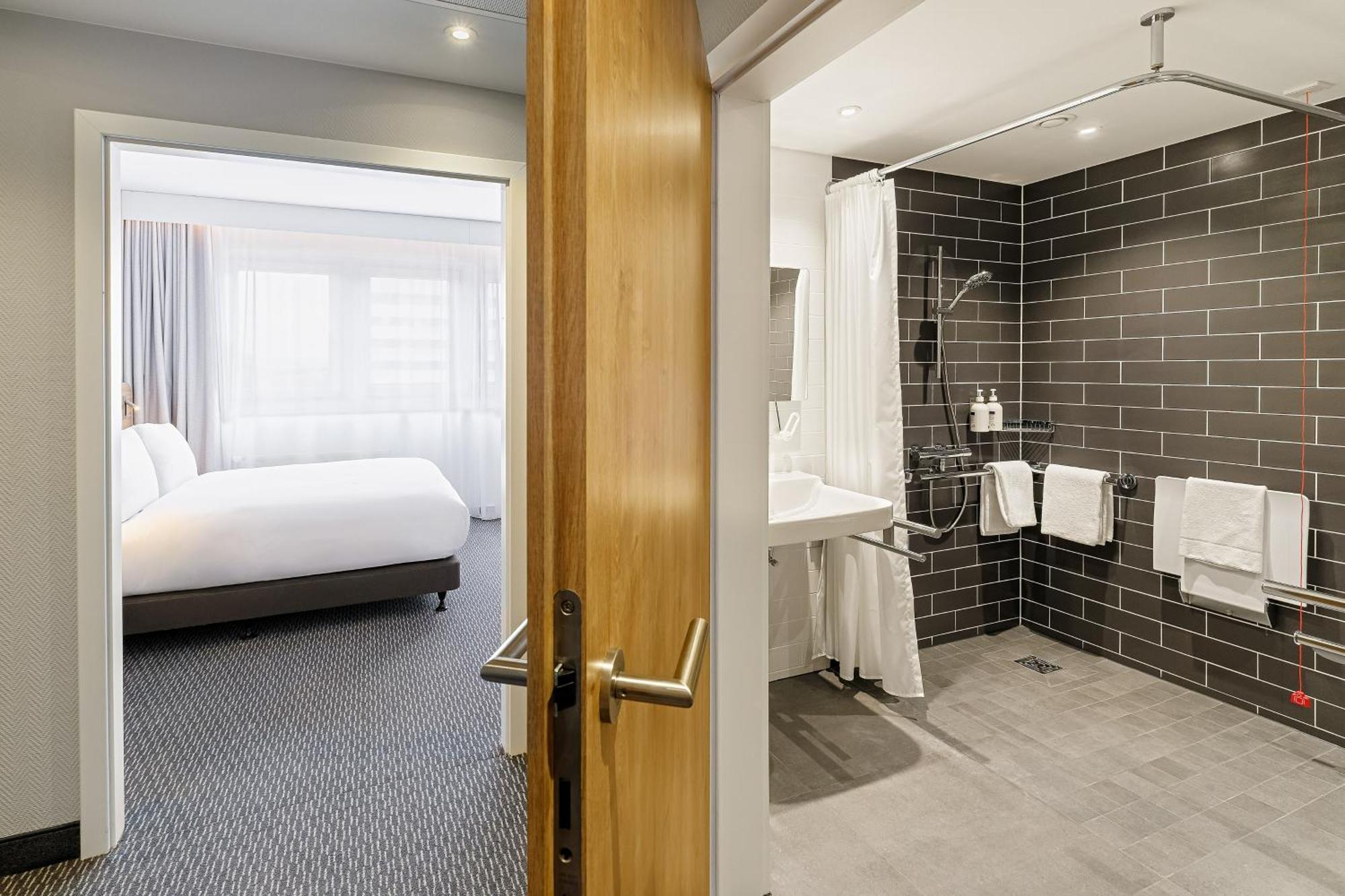 Holiday Inn Express Dresden Zentrum By Ihg Exterior photo